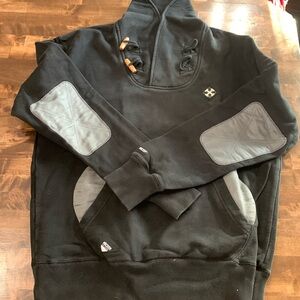 Vintage 10Deep streetwear label black hoodie.  Rarely worn.